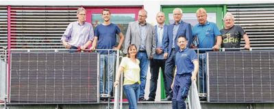 Erstes Solar-Balkonkraftwerk an öffentlichem Gebäude